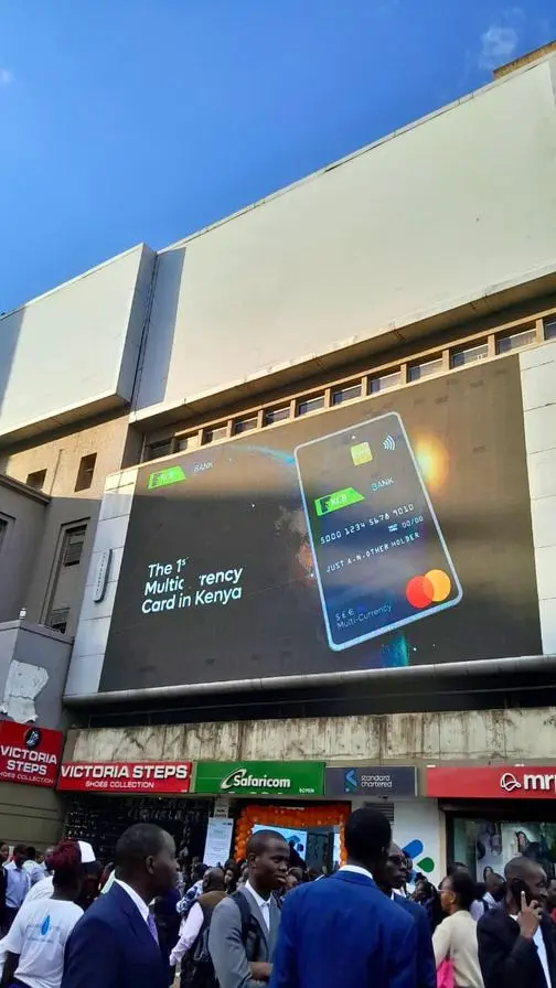 Multicurrency card digital billboard campaign